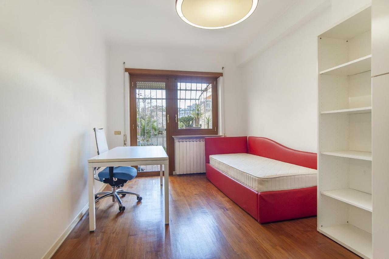 Eur Luminous And Large Family Terrace Apartment Rome Extérieur photo